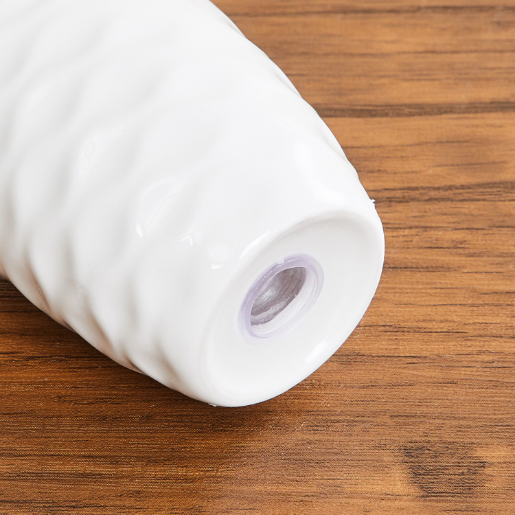 Brook Solid Salt and Pepper  - Ceramic -  Salt and Pepper Shaker - 5.5 cm  L x 7.8 cm  H - White