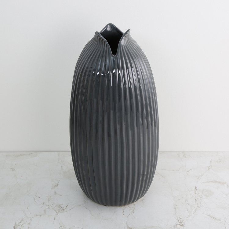 Marshmallow Textured Ceramic Vase - Sinlge Pc -18 cm x 18 cm x 40 cm