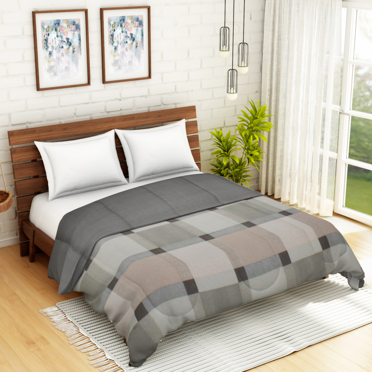 SPACES Welhome Unwinders Geometric Double Bed Quilt - 220 x 230 cm