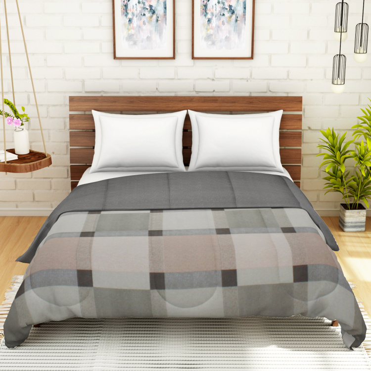 SPACES Welhome Unwinders Geometric Double Bed Quilt - 220 x 230 cm